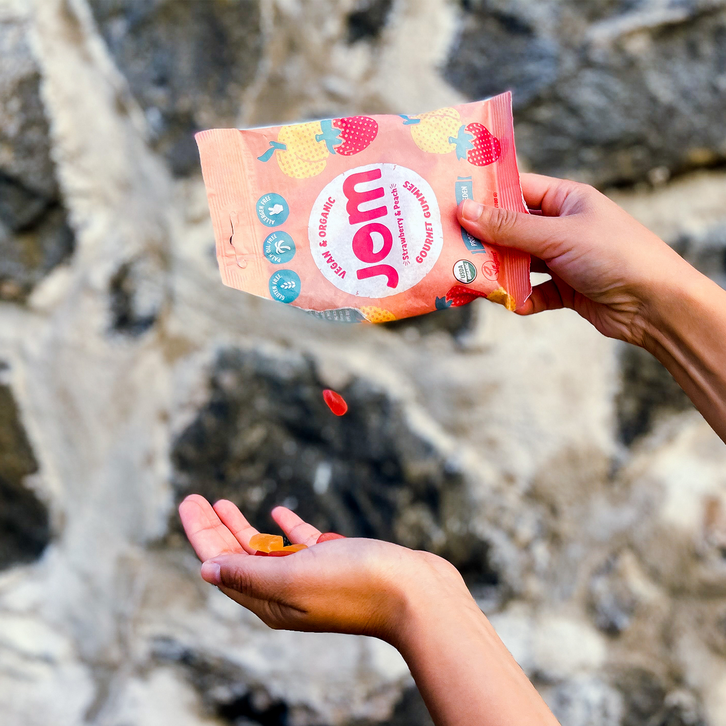 JOM - Swedish Organic and Vegan Strawberry & Peach Gummies