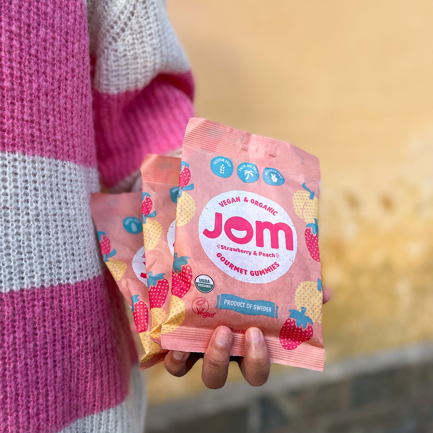 JOM - Swedish Organic and Vegan Strawberry & Peach Gummies