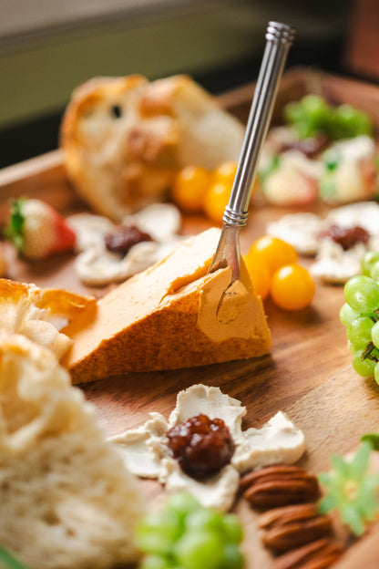 Darë Vegan Cheese - Smoked Cheddar Plant-Based Cheese Wedge