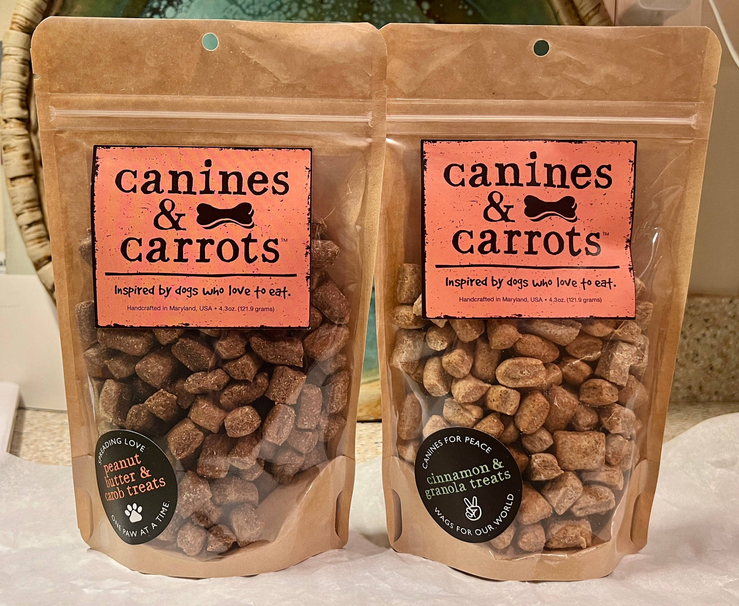 Durango Dog Co - CANINES & CARROTS Mini Bites Vegan Dog Treats - Cinnamon & Granola